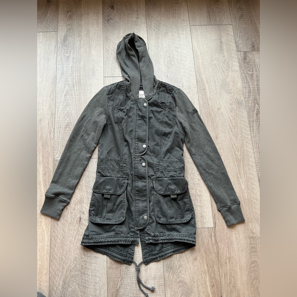 Abercrombie & Fitch Cargo Jacket in Black/Gray Size Small
